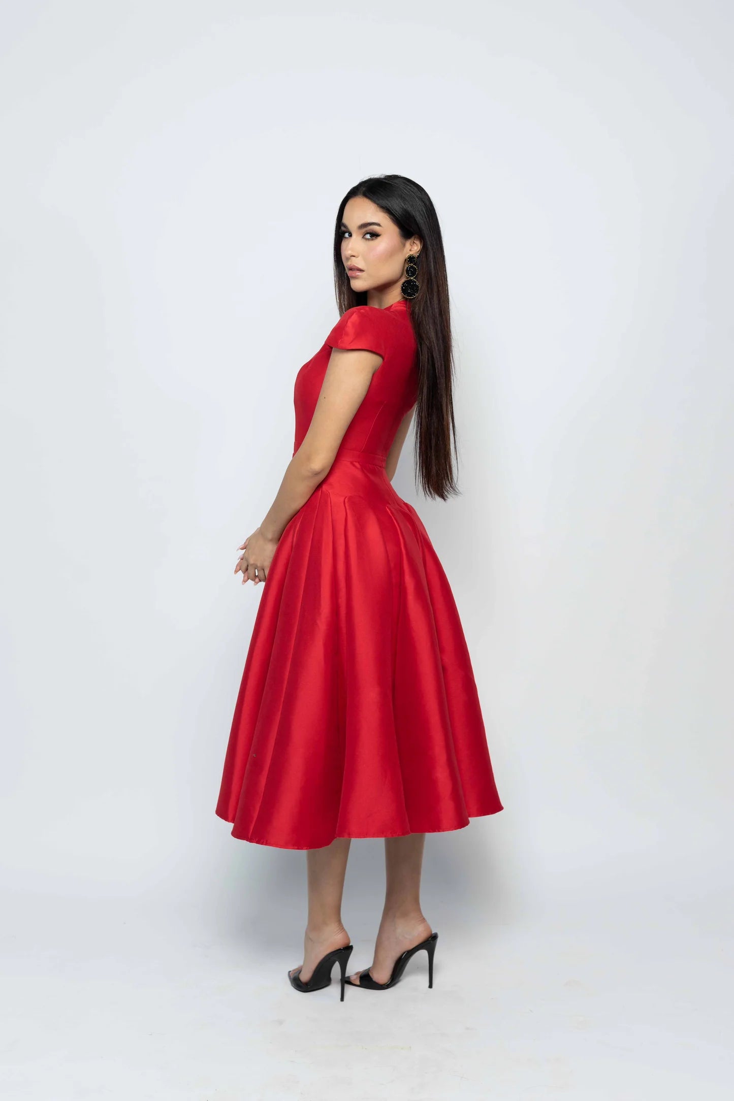 Bourgeoise – El Vestido de Elegancia Esculpida