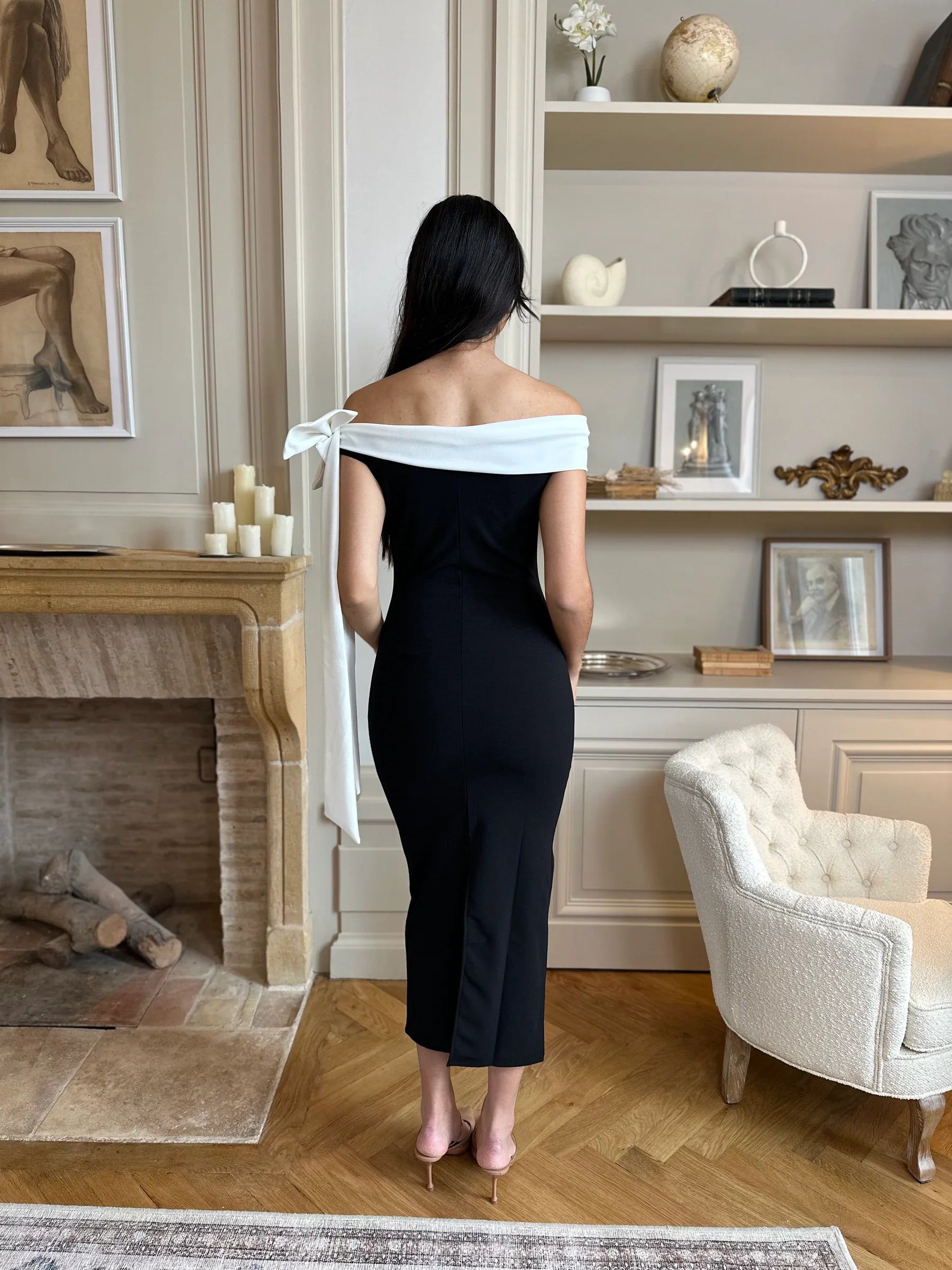 Lujo – El Vestido de Declaración de Corbata Negra